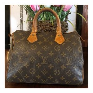 🔥SALE🔥AUTHENTIC LOUIS VUITTON SPEEDY 25